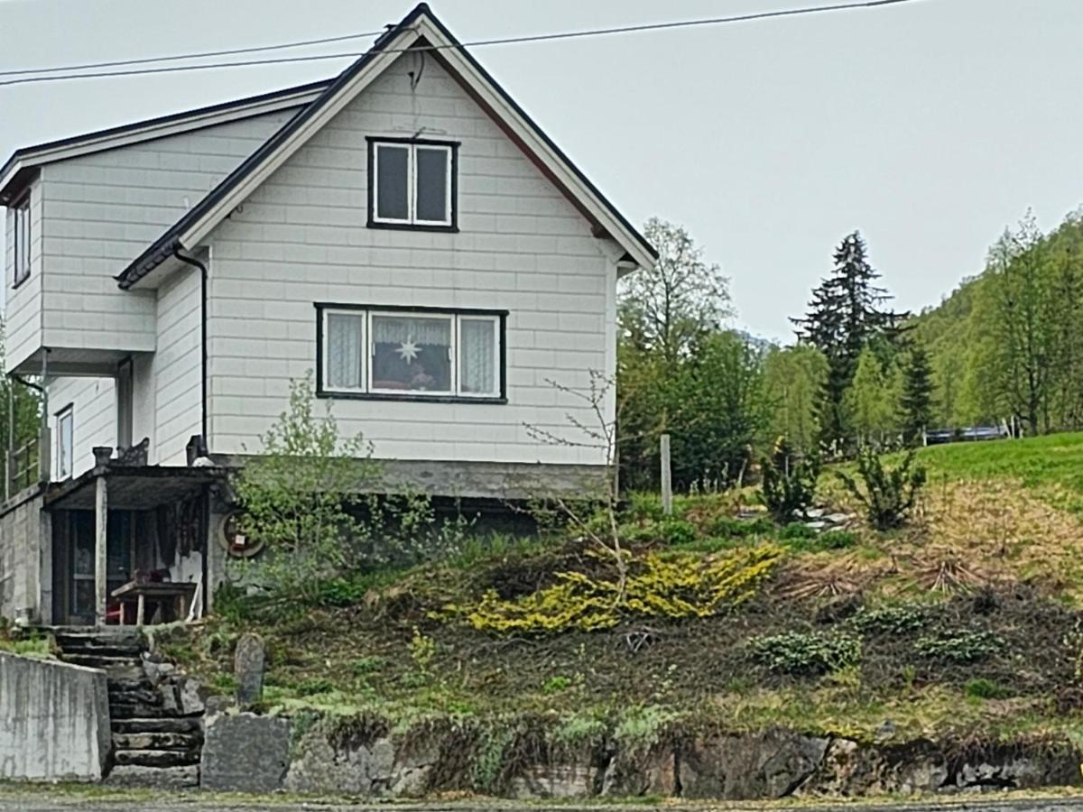 Holiday Home Among The Pearls Of Norway สตรานดา ภายนอก รูปภาพ